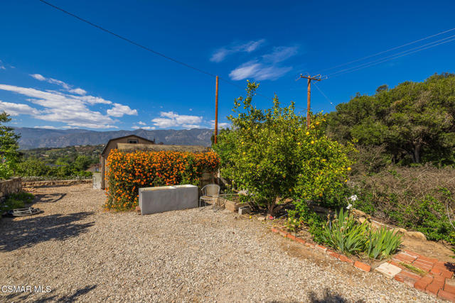 1585 Loma Drive, Ojai CA: https://media.crmls.org/mediaz/5fc83cbc-df50-47f2-ac29-654acede4c34.jpg