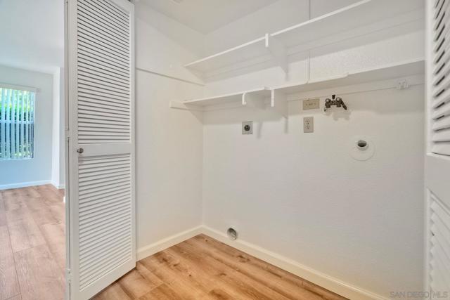 17438 Plaza Otonal, San Diego CA: https://media.crmls.org/mediaz/5fc84060-c733-4bae-b72f-28b6203e56c8.jpg