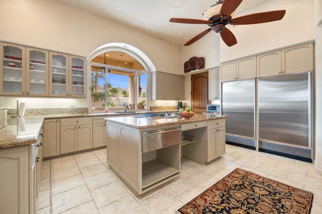49240 Jfk Trail, Palm Desert CA: https://media.crmls.org/mediaz/5fc9f1f1-1991-4f1b-829b-7a61d78c07b8.jpg