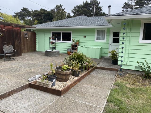31400 Sherwood Road, Fort Bragg CA: https://media.crmls.org/mediaz/5fca1f1b-b969-4e2d-b115-cca3026d3ae1.jpg