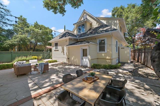 302 Los Gatos Boulevard, Los Gatos CA: https://media.crmls.org/mediaz/5fcb3330-1709-445d-a695-2af442ac7be7.jpg