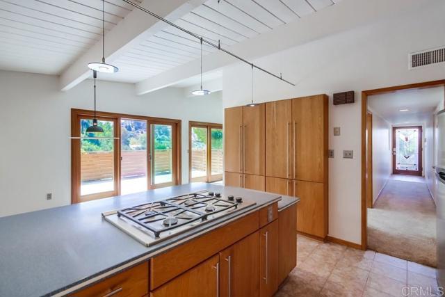 6032 Adobe Falls Rd, San Diego CA: https://media.crmls.org/mediaz/5fcbaa31-acf2-45d1-90db-9a40614f94b8.jpg