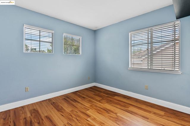 20 Goldmeadow Ct, Brentwood CA: https://media.crmls.org/mediaz/5fcc30f0-c2d9-45ed-9a28-584a91334f18.jpg