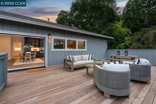 625 Sky Hy Cir, Lafayette CA: https://media.crmls.org/mediaz/5fcc36f6-ac9a-46f8-8f35-a19ddf39955f.jpg
