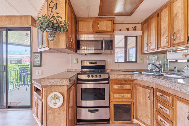 Image 15 of 42 For 69333 Palm Canyon Drive 62