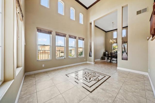 2062 Pleasant Waters Ct, Spring Valley CA: https://media.crmls.org/mediaz/5fcd46de-af60-467f-a1dc-49ffe5a0766b.jpg