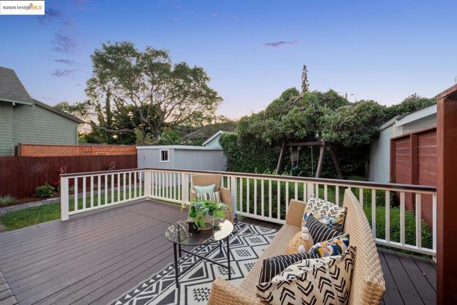5490 Kales AVE, Oakland CA: https://media.crmls.org/mediaz/5fcdb3c5-336c-412e-9ef9-e5dc772a35b2.jpg