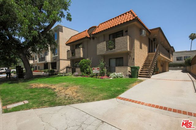 5418 Hermitage Avenue, Valley Village CA: https://media.crmls.org/mediaz/5fcdfbc2-3383-450e-b799-5446120ba39d.jpg