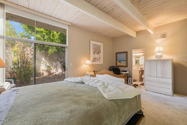 968 N Fairview Circle, Palm Springs CA: https://media.crmls.org/mediaz/5fce585f-d816-467c-800a-5b22431ff075.jpg