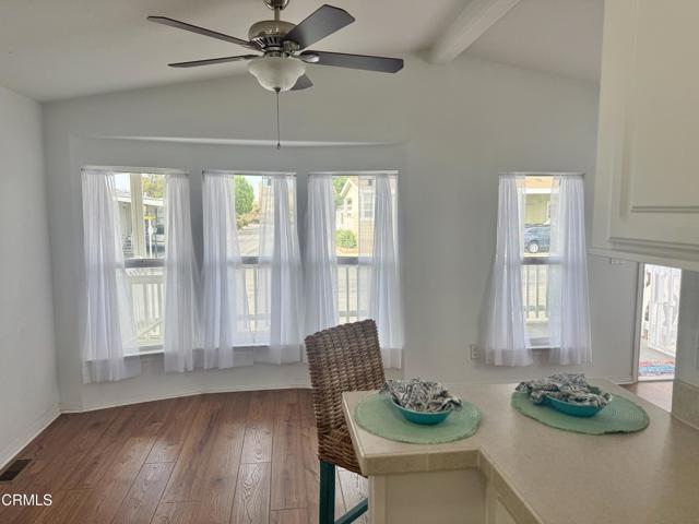 7 Wisteria Way, Ventura CA: https://media.crmls.org/mediaz/5fce7cff-4e12-466d-bfbf-bd74095de74b.jpg