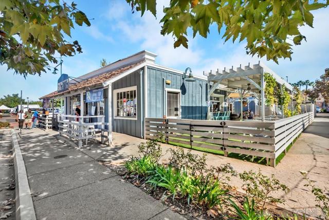 13725 Adrian St, Poway CA: https://media.crmls.org/mediaz/5fcea051-3124-41df-b12b-c1b8439e9704.jpg