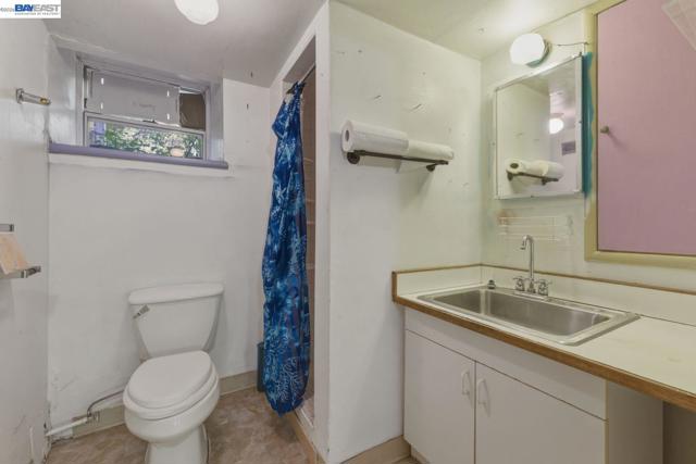 3890 Serrano St, Martinez CA: https://media.crmls.org/mediaz/5fcf00a1-3b18-4244-abe1-b76aaaf4c7ec.jpg