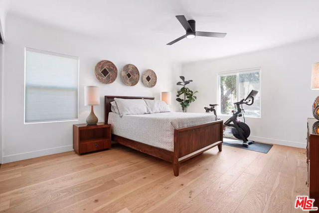 3625 Somerset Drive, Los Angeles CA: https://media.crmls.org/mediaz/5fcf4fc8-e768-4340-8398-ad4c51ef8674.jpg
