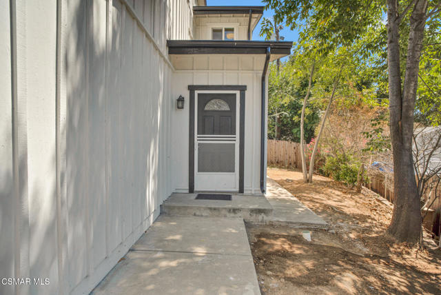 1160 Alamos Drive, Thousand Oaks CA: https://media.crmls.org/mediaz/5fcfb05d-aeb3-48fc-b3e4-a1d9618b5099.jpg
