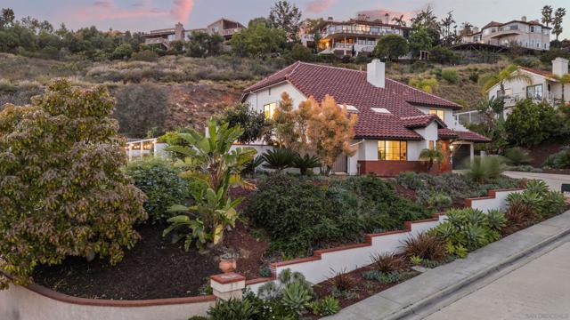 5838 Yokohama Ct, San Diego CA: https://media.crmls.org/mediaz/5fd01446-e271-4c1c-8d39-eee71777a13b.jpg