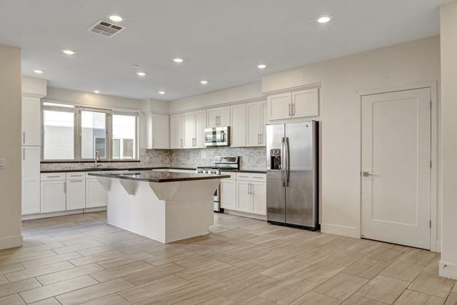 330 Riesling Avenue, Milpitas CA: https://media.crmls.org/mediaz/5fd05e07-1f11-4621-b7a0-0b7694999b2c.jpg