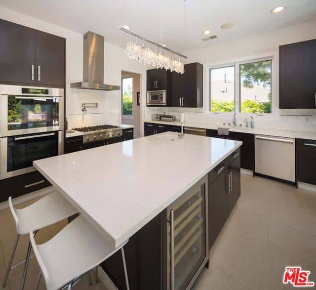 9515 Kirkside Road, Los Angeles CA: https://media.crmls.org/mediaz/5fd0669c-077a-4192-b945-18ecff7dc1de.jpg