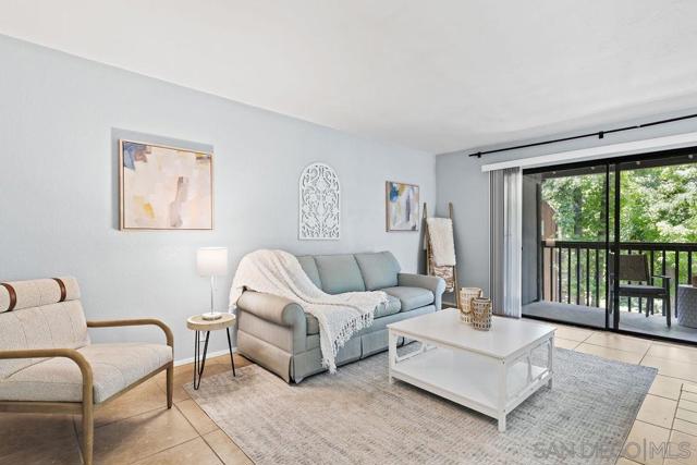 2157 Arnold Way, Alpine CA: https://media.crmls.org/mediaz/5fd083c9-be54-454d-99e8-88166b534a2b.jpg