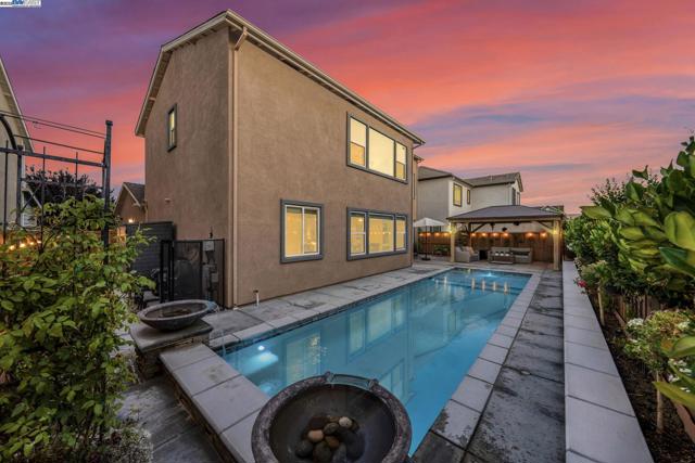2305 Augusta Ave, Tracy CA: https://media.crmls.org/mediaz/5fd0cd0f-5713-4caa-a49b-5eb3089f4dec.jpg