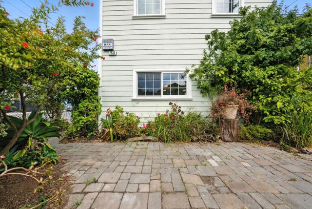 2930 Magnolia Street, Oakland CA: https://media.crmls.org/mediaz/5fd10ad1-508f-4d18-bb9d-ce0dcb9dda5c.jpg