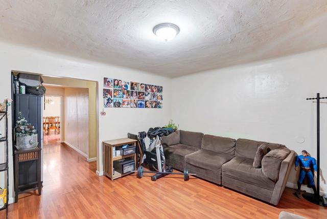 264 N 34th Street, San Jose CA: https://media.crmls.org/mediaz/5fd159e1-c5ac-448b-8869-f97485c897fc.jpg