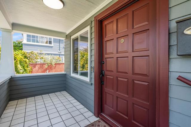 1081 65th Street, Emeryville CA: https://media.crmls.org/mediaz/5fd1a159-2cf5-4e54-8e2b-9de2e1005456.jpg