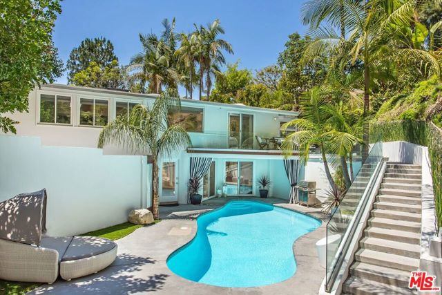 1415 Braeridge Drive, Beverly Hills CA: https://media.crmls.org/mediaz/5fd1a636-53ee-4fb5-aa18-b93c8da8ce13.jpg