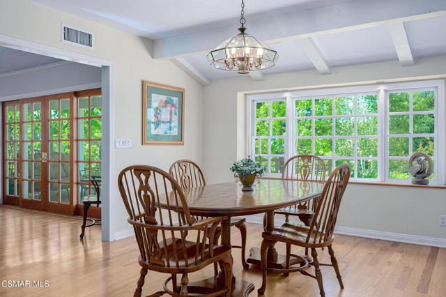 22101 Mulholland Drive, Woodland Hills CA: https://media.crmls.org/mediaz/5fd2bdcb-fb06-44c1-bf70-8eca2b4f929b.jpg