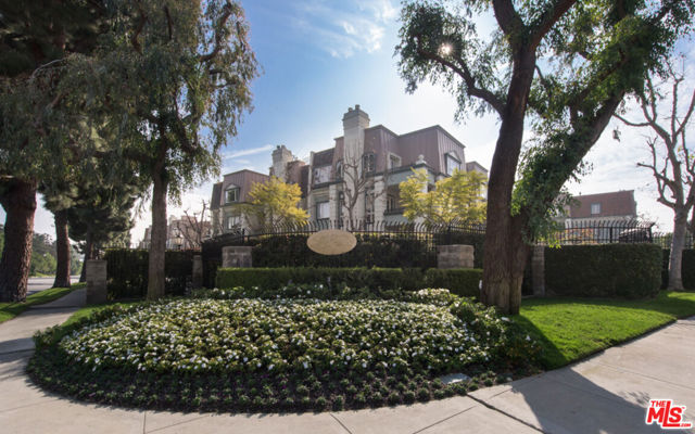 10108 Empyrean Way, Los Angeles CA: https://media.crmls.org/mediaz/5fd48a15-0e2e-4314-a024-a0962cf12b4f.jpg