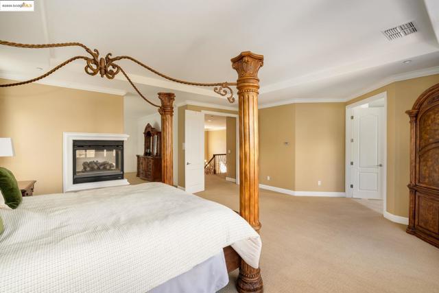 30 Arundel Dr, Hayward CA: https://media.crmls.org/mediaz/5fd4d8a0-5cc8-4000-9407-c18eef8facc1.jpg