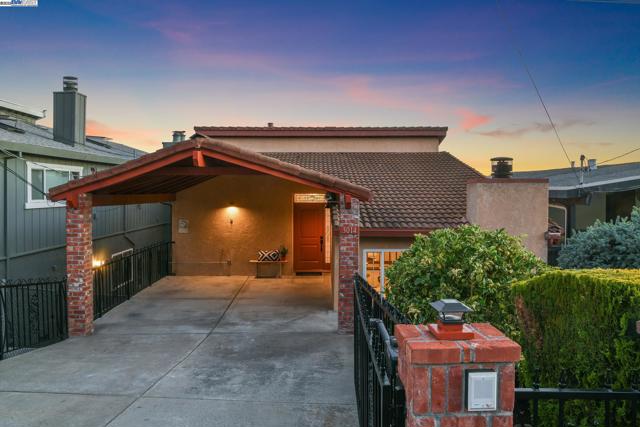3014 BROADMOOR VIEW, Oakland CA: https://media.crmls.org/mediaz/5fd4fe14-2018-4750-80c6-534f79f413a7.jpg