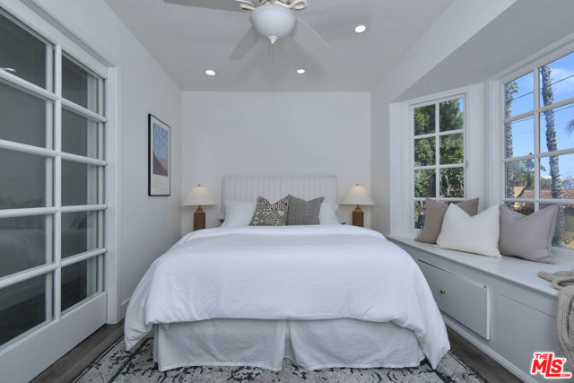 15200 Del Gado Drive, Sherman Oaks CA: https://media.crmls.org/mediaz/5fd55001-ff08-4bb8-ad10-0892982846a6.jpg