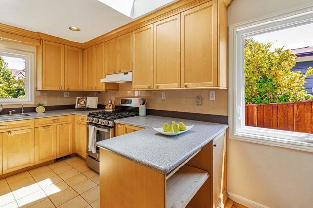 2534 Howard Avenue, San Carlos CA: https://media.crmls.org/mediaz/5fd5f089-0bb0-4f95-a541-8eb99ad14996.jpg