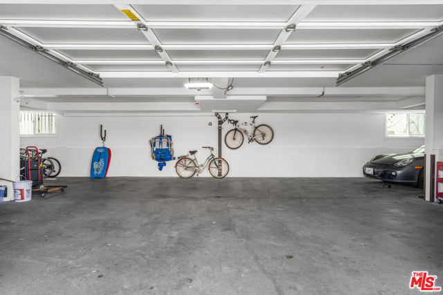 3501 Esplanade, Marina del Rey CA: https://media.crmls.org/mediaz/5fd74458-ec27-489b-9708-babe807cece3.jpg