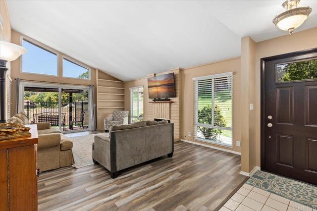 Detail Gallery Image 7 of 37 For 2035 David Dr, Escondido,  CA 92026 - 3 Beds | 2 Baths