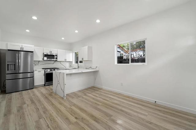 7229 Mohawk St, San Diego CA: https://media.crmls.org/mediaz/5fd7ed4f-75c3-4ce7-a2a1-625093c91272.jpg