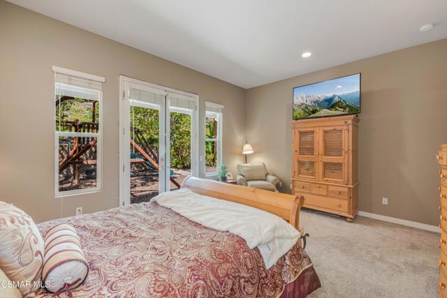 3249 Springbrook Street, Thousand Oaks CA: https://media.crmls.org/mediaz/5fd87abd-085a-41bd-85f7-62bb9037d411.jpg