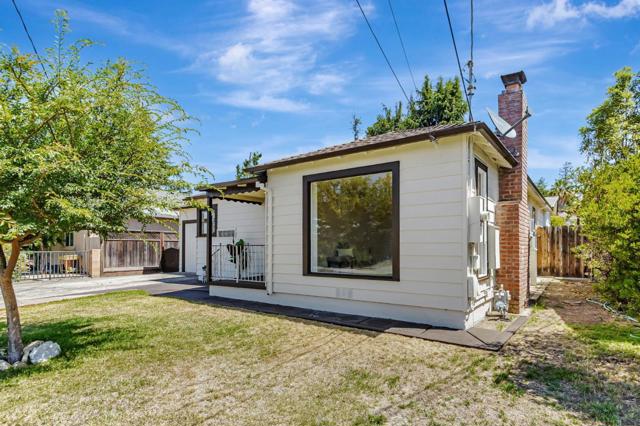240 Delia Street, San Jose CA: https://media.crmls.org/mediaz/5fd9c579-bb5b-4b8b-a96f-63439c4c6744.jpg