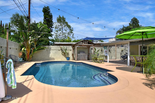 7761 Balcom Avenue, Reseda CA: https://media.crmls.org/mediaz/5fda2df3-9424-4f88-8233-23d535eb3d1c.jpg