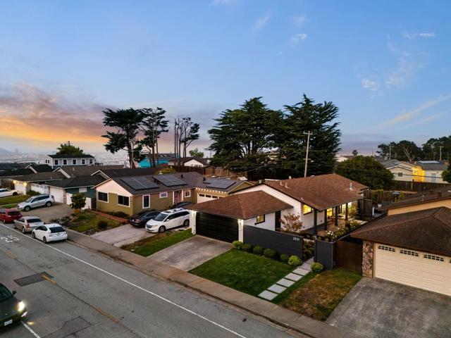 2501 Fleetwood Drive, San Bruno CA: https://media.crmls.org/mediaz/5fdb3713-b3c8-4f50-9eca-87cb33d21f54.jpg