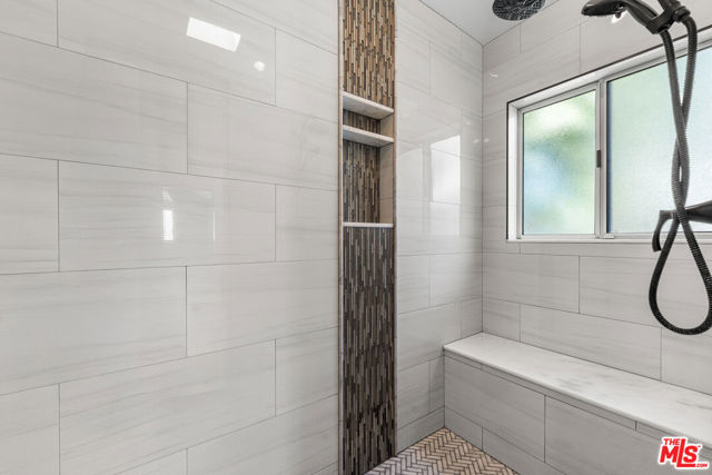 26065 Bellis Drive, Valencia CA: https://media.crmls.org/mediaz/5fdb7341-6580-41f5-a3f8-f3f00825f800.jpg