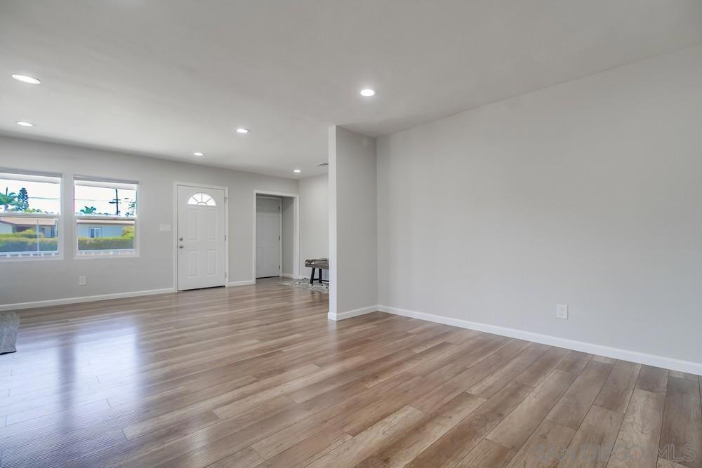 MLS #250037324SD image #21