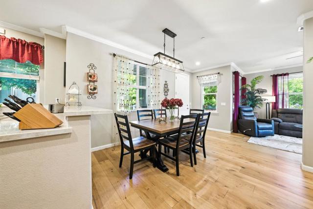 160 Sarafina Way, Gilroy CA: https://media.crmls.org/mediaz/5fdc06a9-efd3-46af-ac69-8f237d565b81.jpg