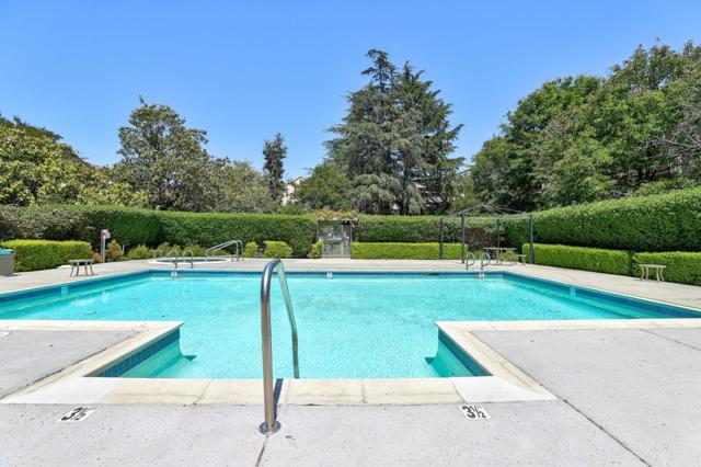 150 Holly Court, Mountain View CA: https://media.crmls.org/mediaz/5fdc0a0b-e3f1-4e6c-bd27-f7f51be9c455.jpg