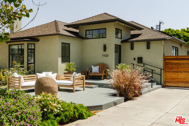 7920 Yorktown Avenue, Los Angeles CA: https://media.crmls.org/mediaz/5fdc2563-ca37-4bfb-be89-757ac73c8688.jpg