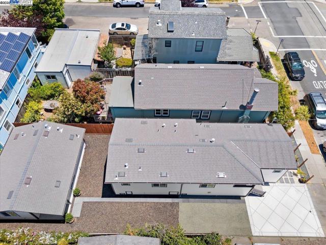 917 Channing Way, Berkeley CA: https://media.crmls.org/mediaz/5fdc2b73-92e9-4675-9c87-e360f67ff719.jpg