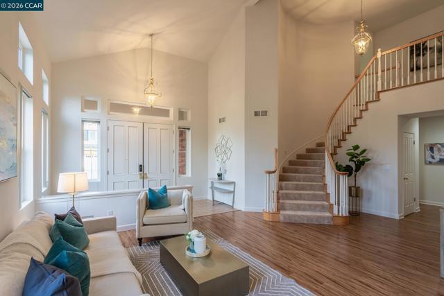 Image 3 of 35 For 7592 Meadow Ct