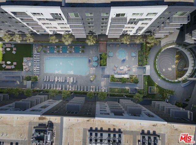 1331 N Cahuenga Boulevard, Los Angeles CA: https://media.crmls.org/mediaz/5fdc9e39-a9f7-4f0a-9251-930a6755ea52.jpg