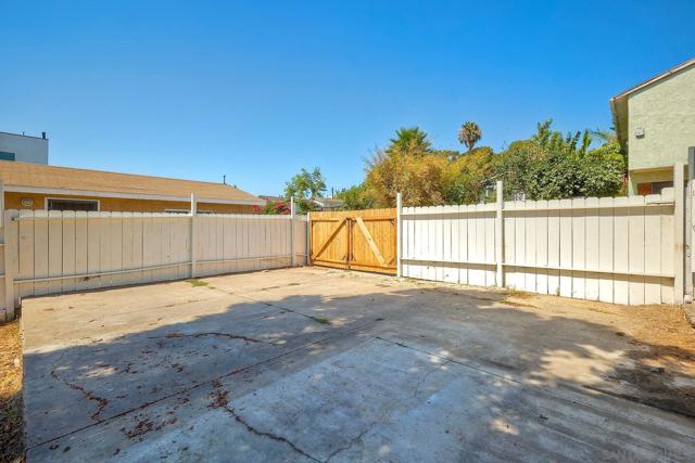 2680 L St, San Diego CA: https://media.crmls.org/mediaz/5fdd1f1c-562f-42e4-b4e7-ae6f17c130f4.jpg