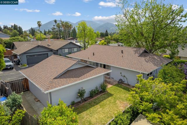 5571 Sepulveda Ct, Concord CA: https://media.crmls.org/mediaz/5fdddbb0-d1da-42ac-9277-ce490efac29b.jpg